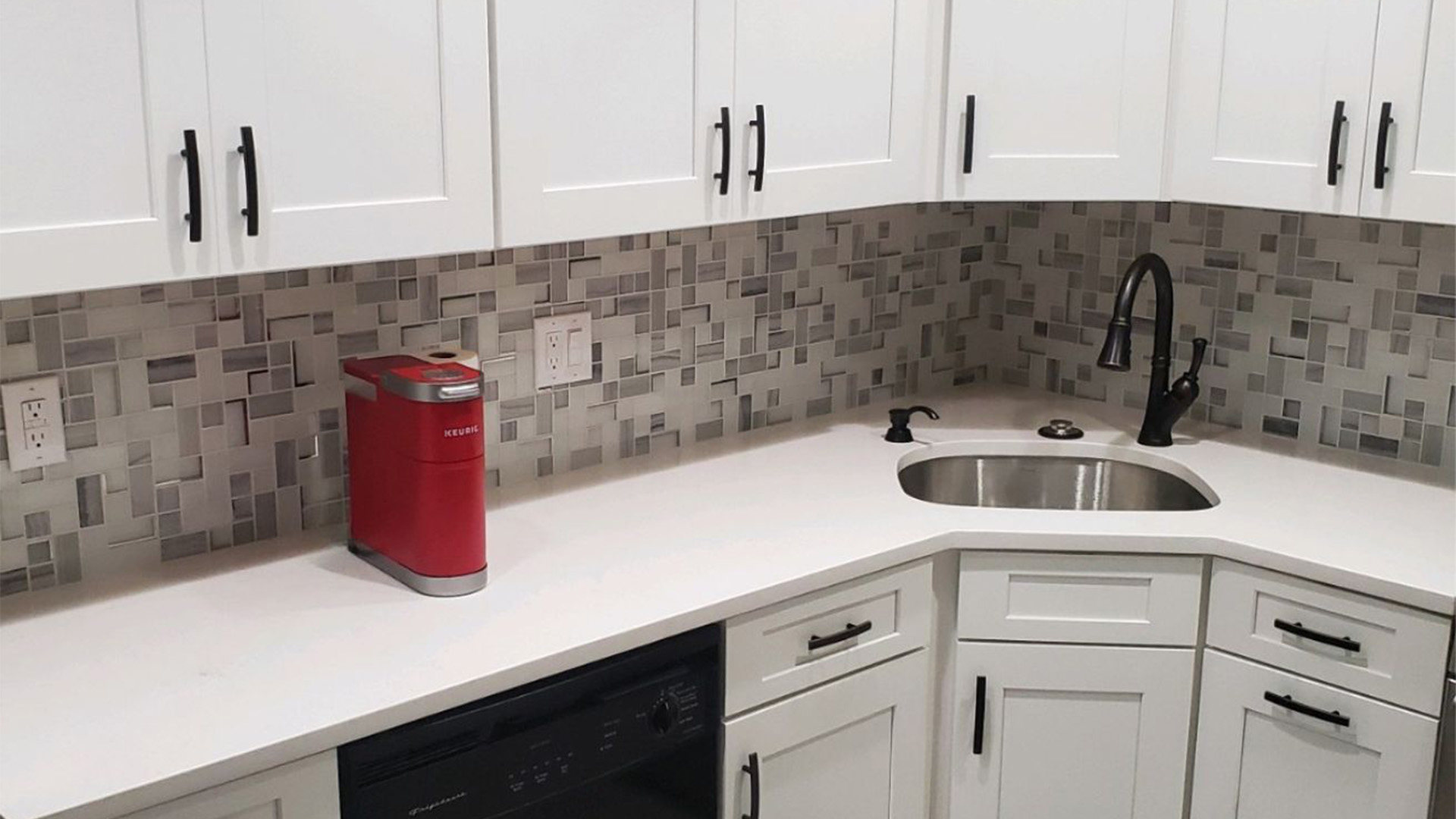 Kitchen renovation by American Home Remodeling Service, serving Staten Island and New Jersey